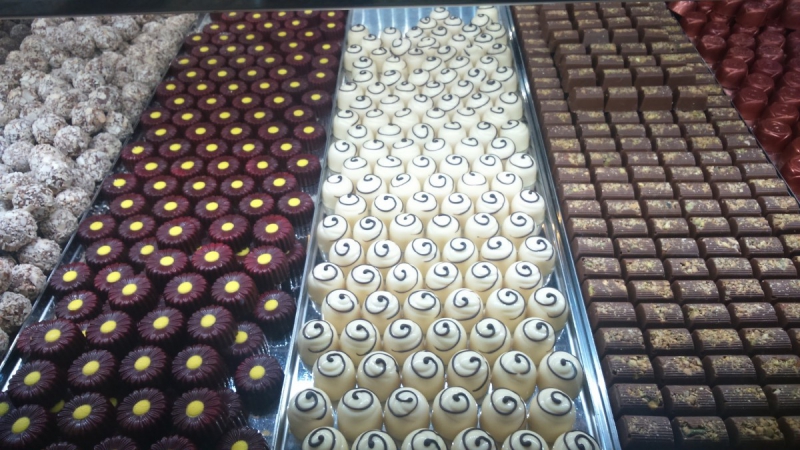 ecommerce-RAYOL CANADEL SUR MER-min_chocolates_milk_chocolate_white_chocolate_truffles_candy_food_treat_cacao-1213769